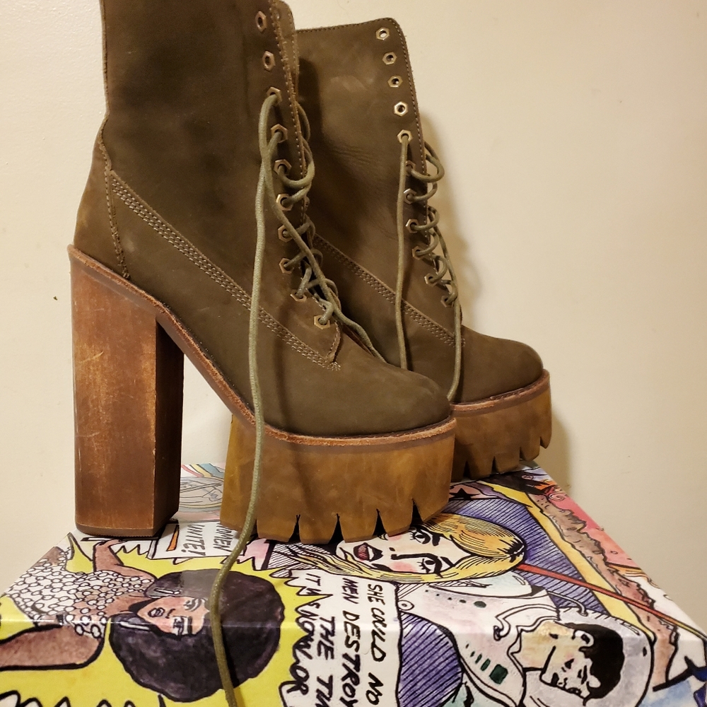 Never worn jeffery campbell platform laceup boots